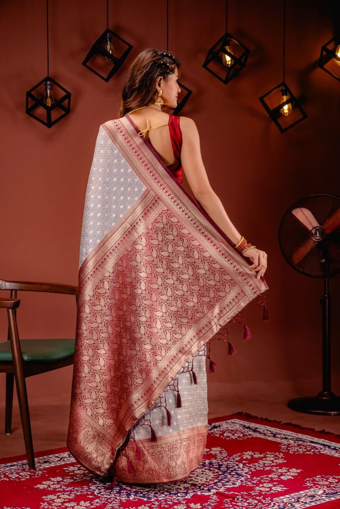 Mimosa Women's Woven Design Kanjivaram Style Art Silk Saree With Blouse Piece : SA00001612BEGFREE — photo 6