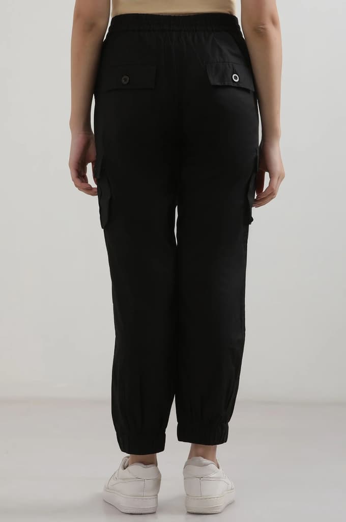 Black Solid Straight Fit Cotton Cargo Pants With Button And Zip Closure — photo 4