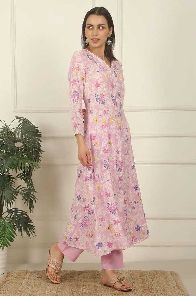 Pink Floral Printed Flared Rayon Kurta, Pants and Dupatta Set — photo 7
