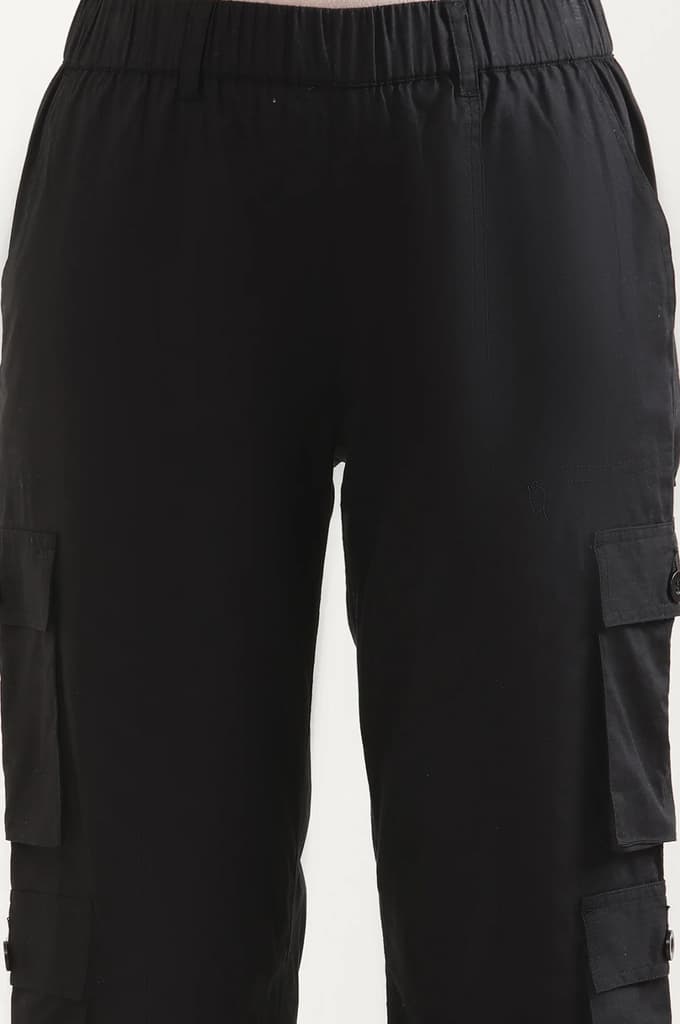 Black Solid Straight Fit Cotton Cropped Pants With Drawstring — photo 6