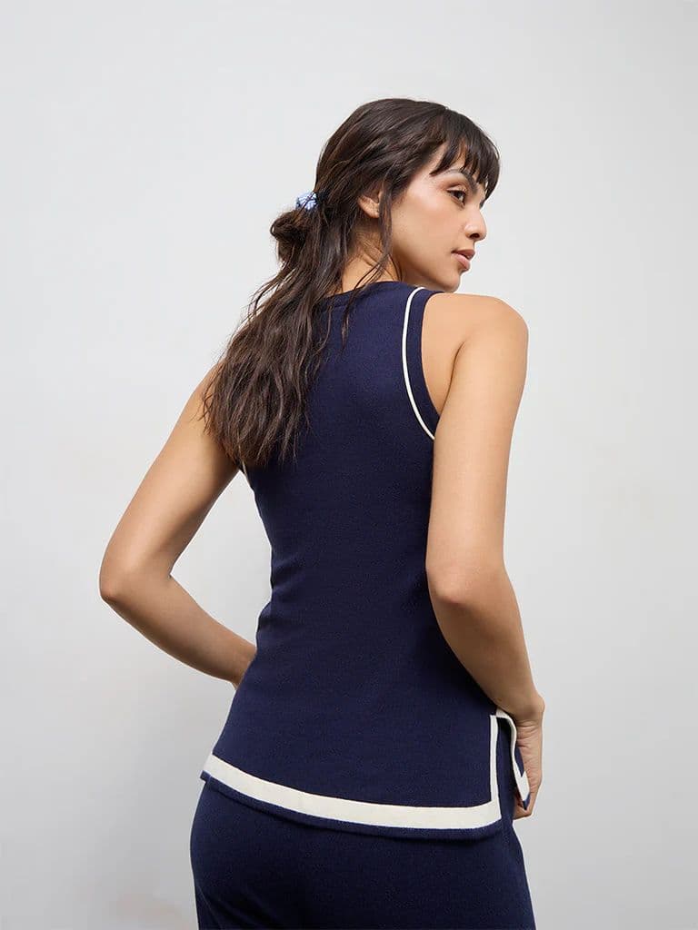 Wunderlove Navy Contrast Detailed V-Neck Top — photo 4