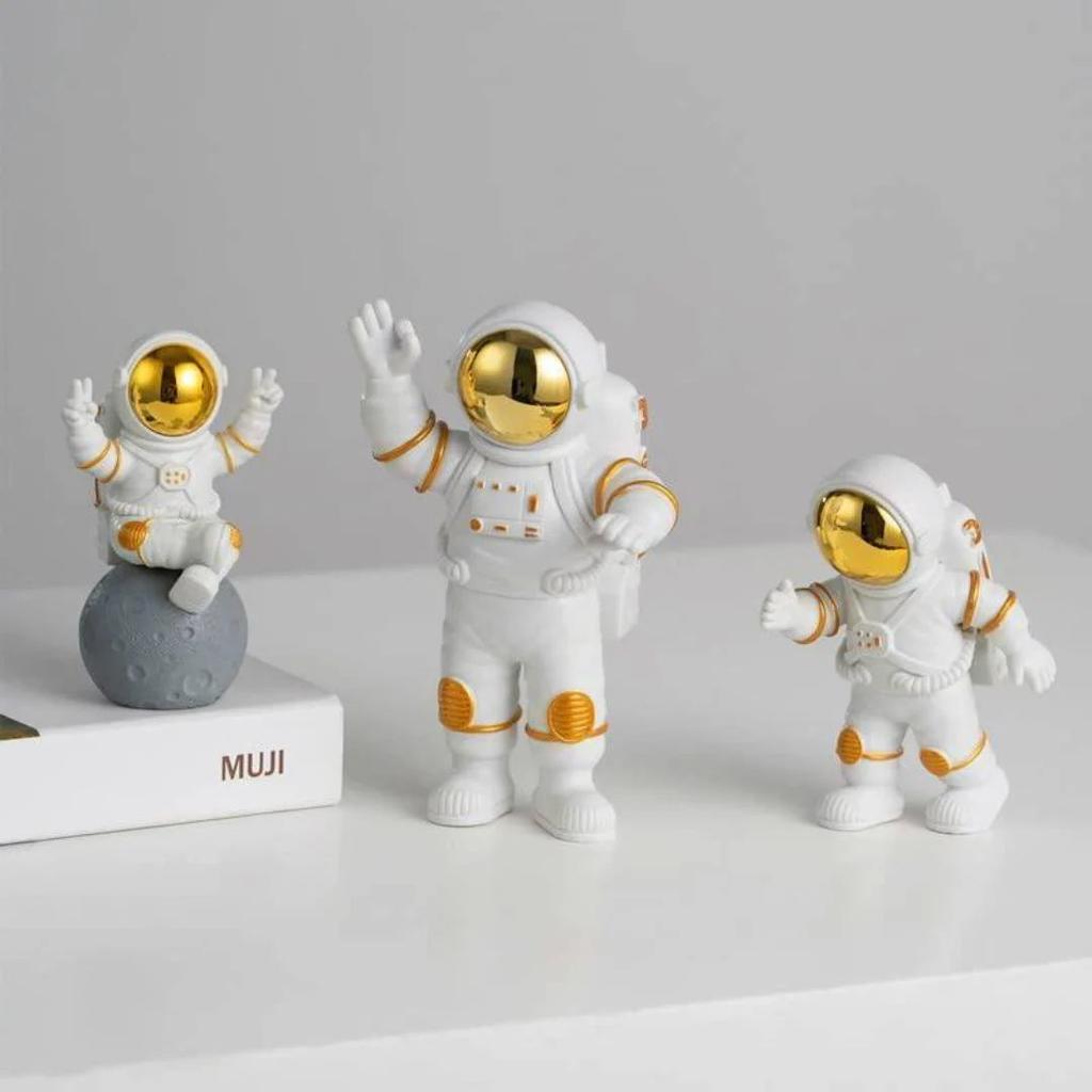 Mini Astronaut Desk Decor Set – 3pcs Space Explorer Figurines — photo 2