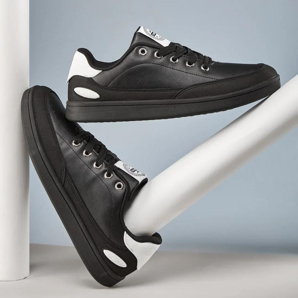 DRIPP Black Men's Sneakers