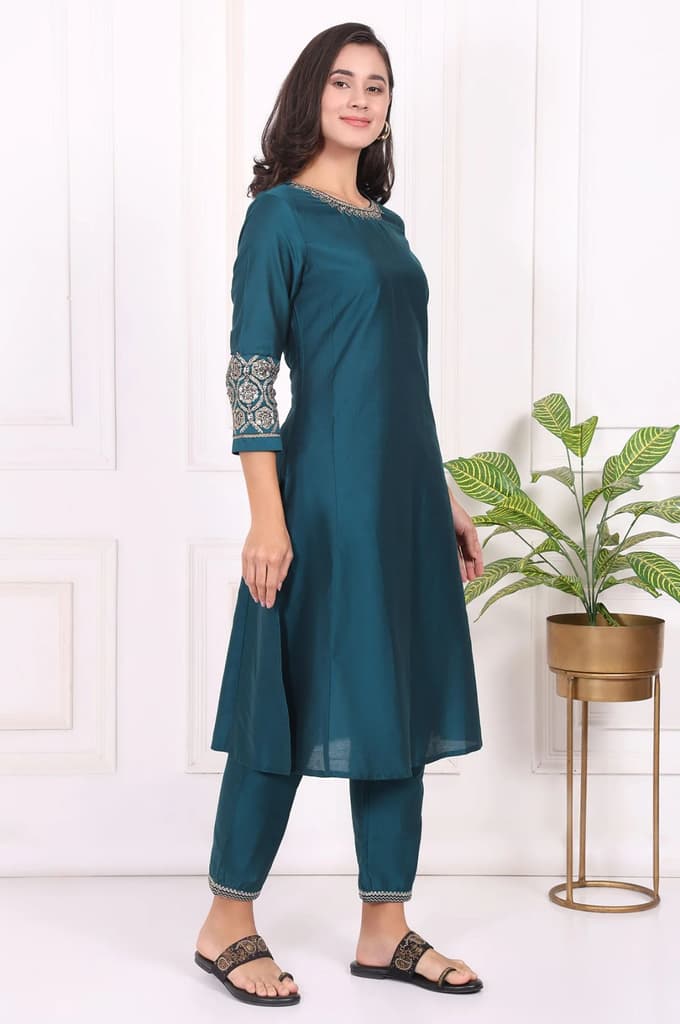 Teal Solid Embroidered Straight Kurta and Straight Pants Set — photo 6