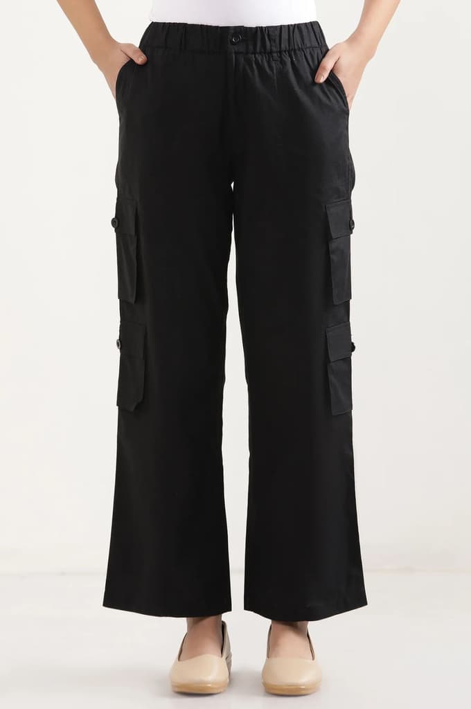 Black Solid Straight Fit Cotton Cargo Pants With Elasticated Waist — photo 2