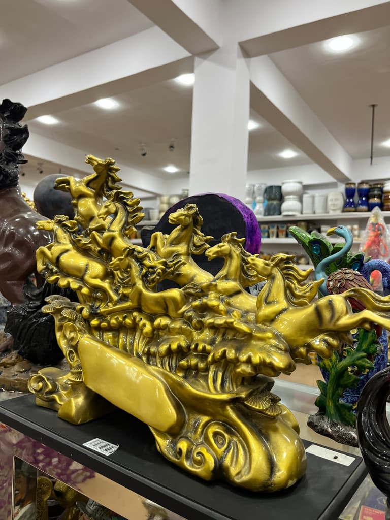 Golden Statue of a Horse | Sculpture | Bronze | Gold