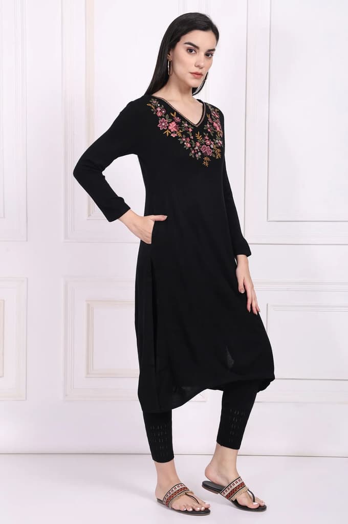 Black Embroidered Straight Acrylic Winter Kurta — photo 6