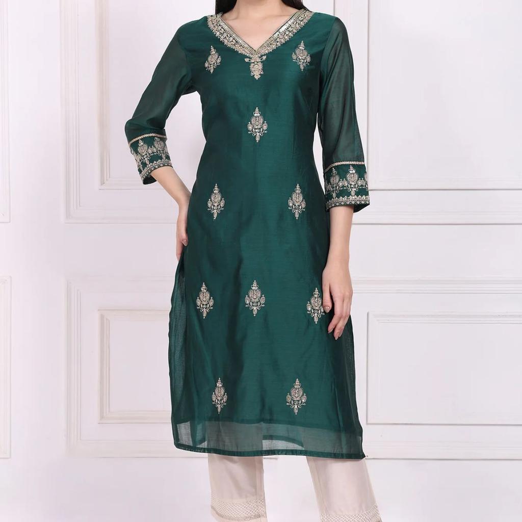 Green Embroidered Straight Kurta