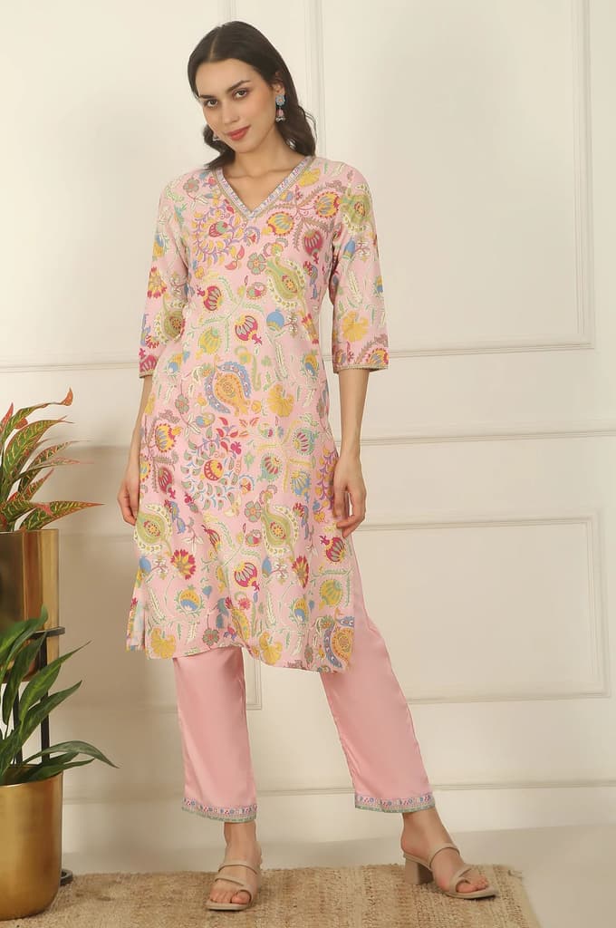 Pink Floral Printed Rayon Straight Kurta and Pants Set — photo 4