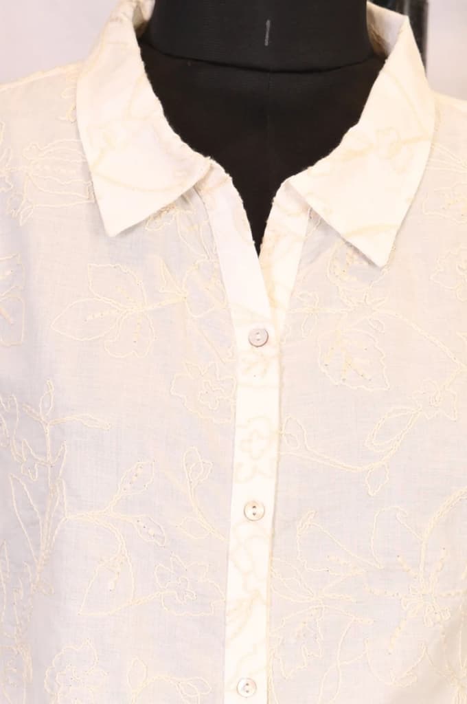 Off White Thread Embroidered Pure Cotton Straight Shirt and Parallel Pants Co-ord Set — photo 2