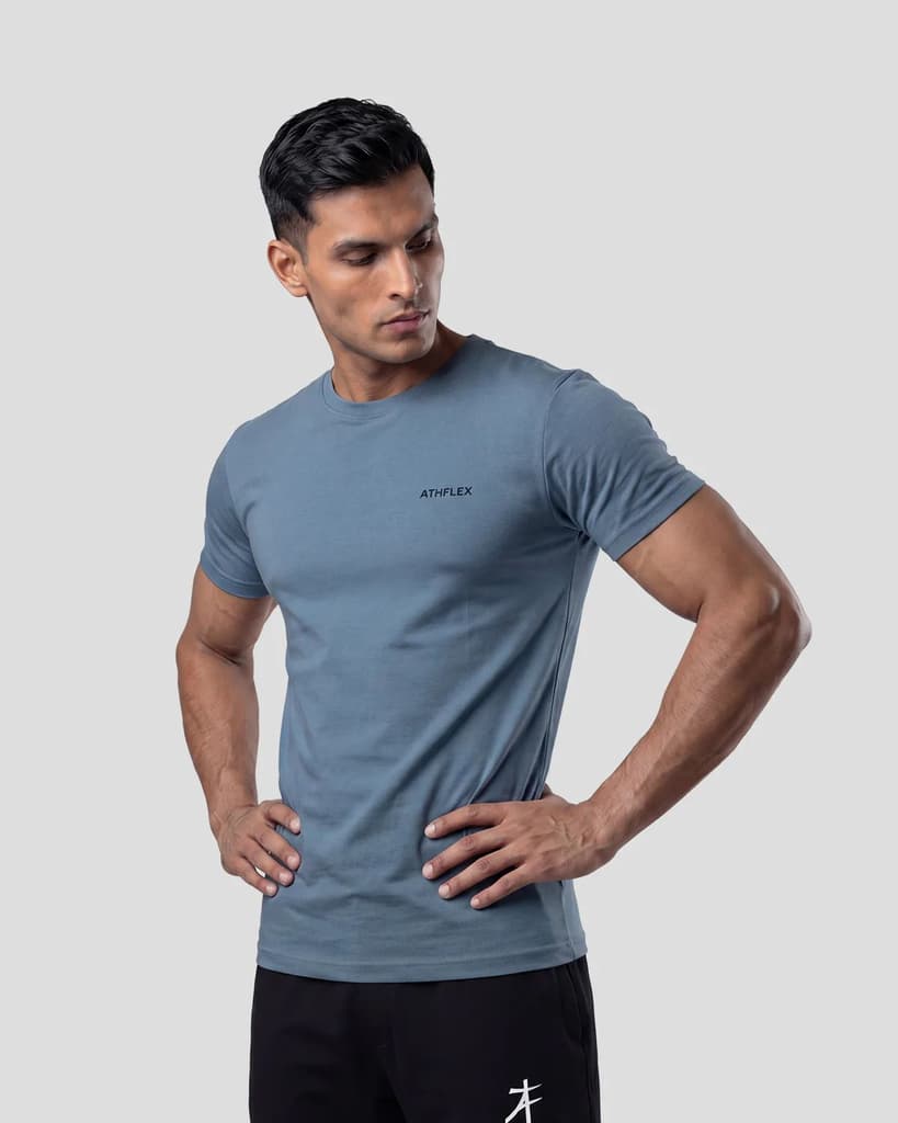 Muscle Fit T-Shirt — M