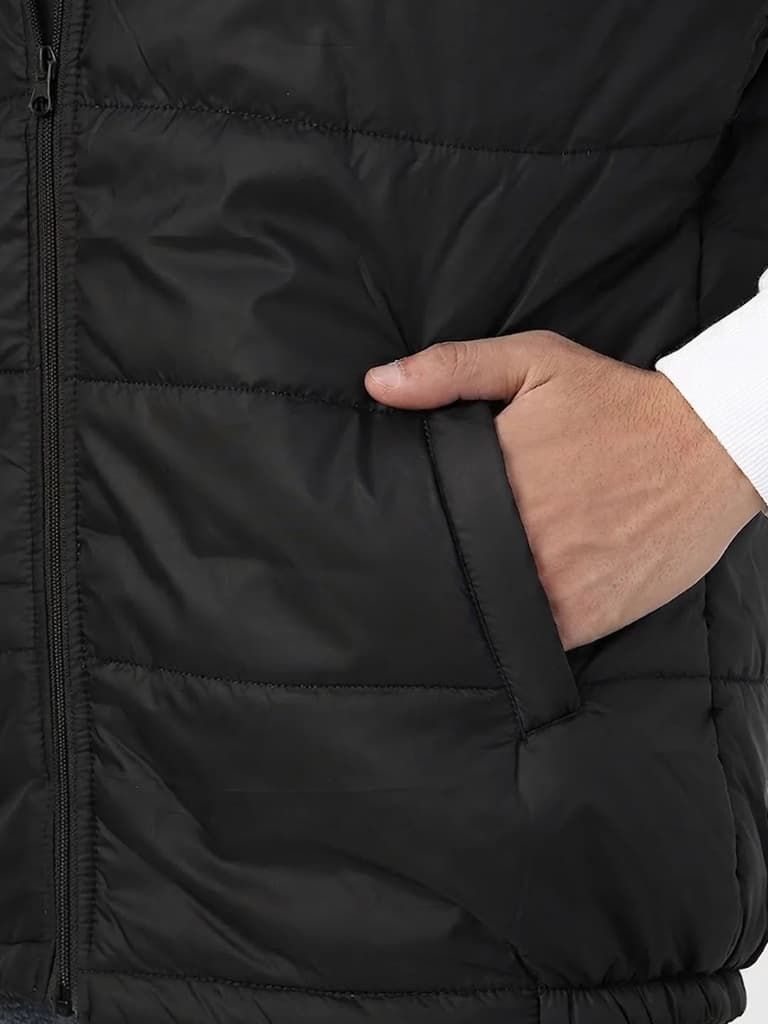 Men's Black Sleeveless Zippered Puffer Jacket — photo 6