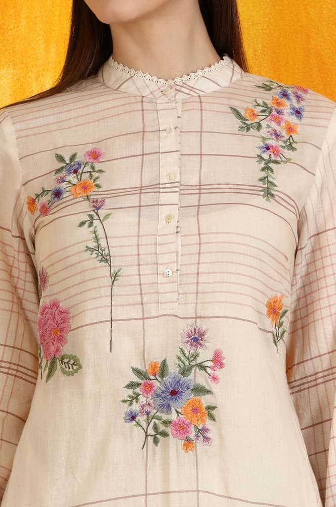 White Checker Floral Embroidered Pure Cotton A-line Kurta — photo 3