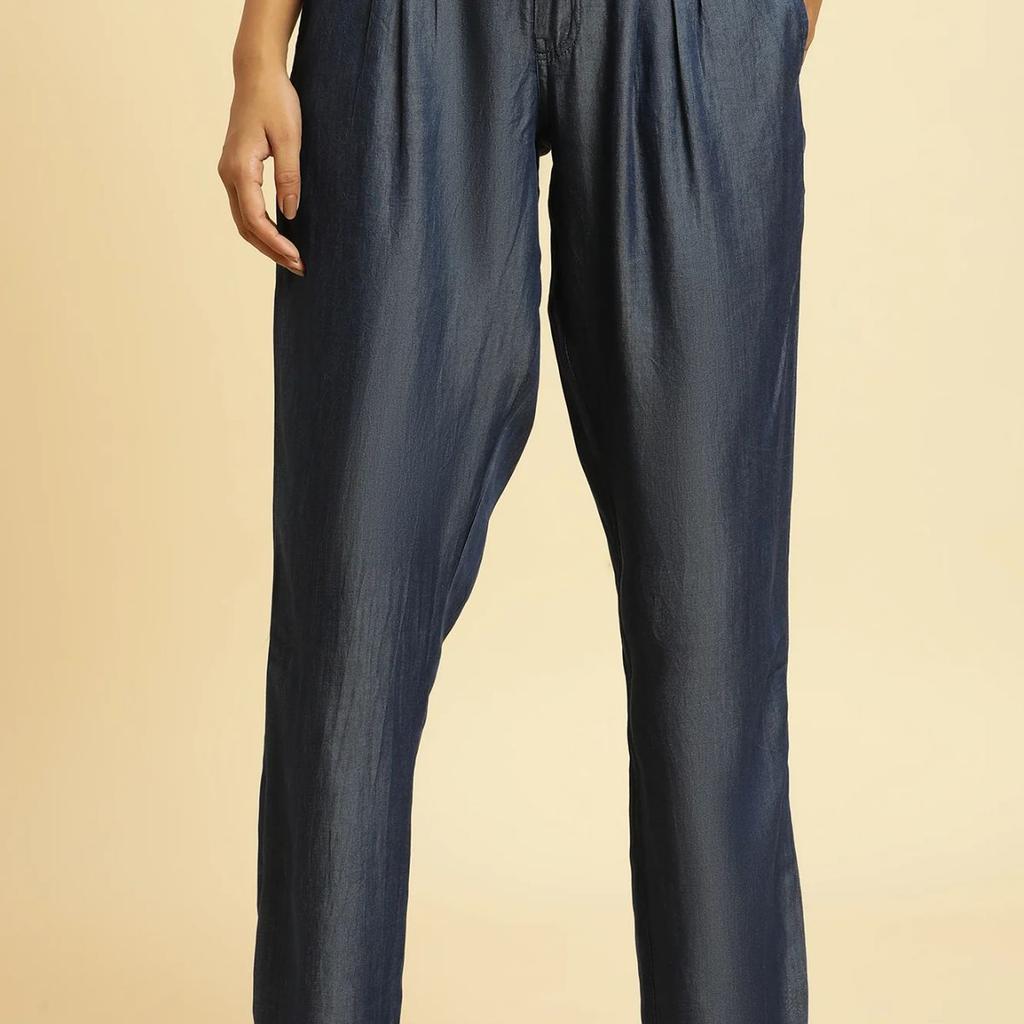 Blue Solid Straight Fit Denim Pants With Pleated Detail