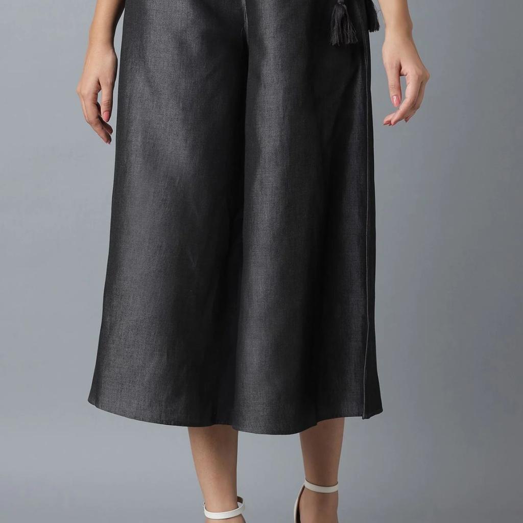 Black Solid Flared Cotton Culottes With Drawstring