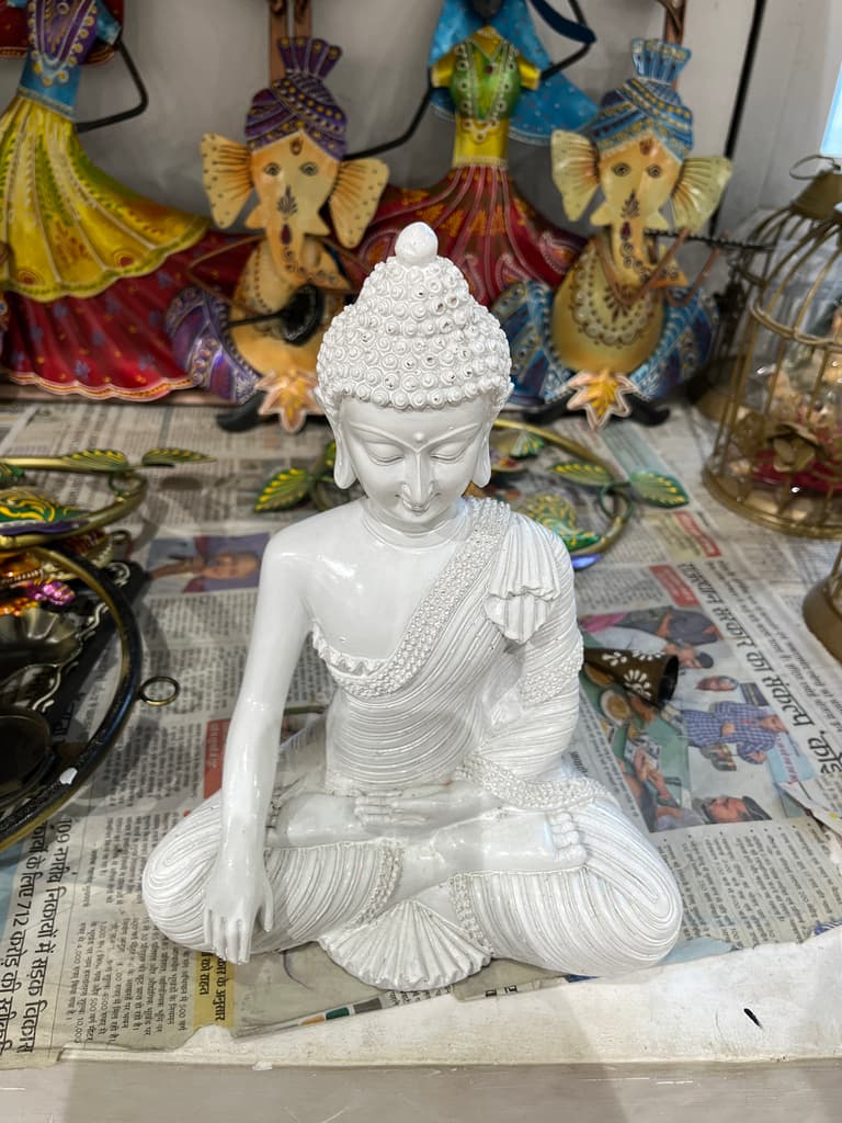 Buddha Statue | Sculpture | White | Gold