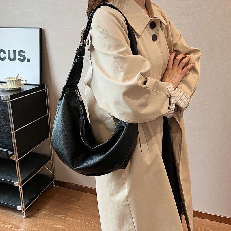 Super Soft Slouchy Shoulder Bag — photo 7