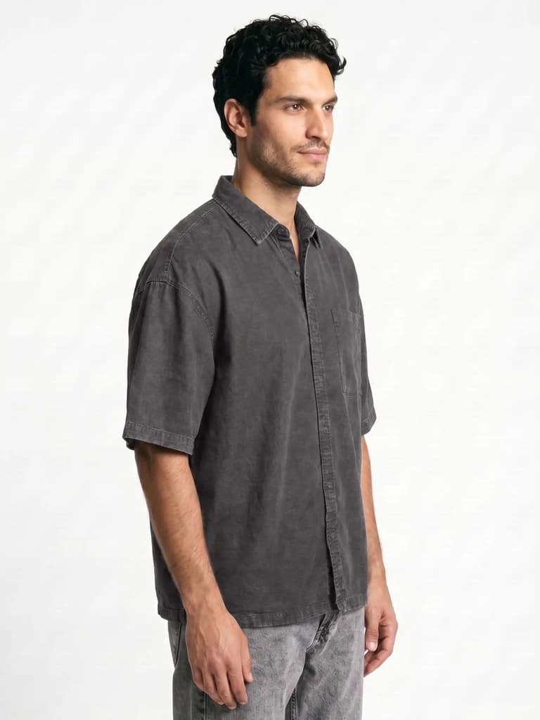 Men's Grey Oversized Fit Half Sleeve Solid Casual Denim Shirt — photo 2