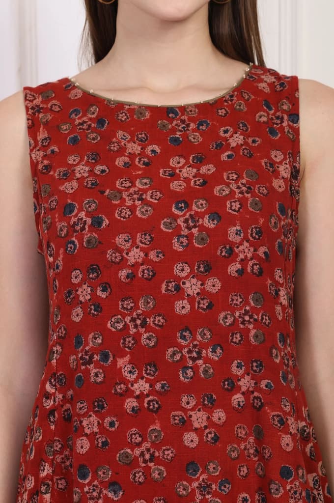 Maroon Floral Printed Cotton A-Line Dress — photo 3