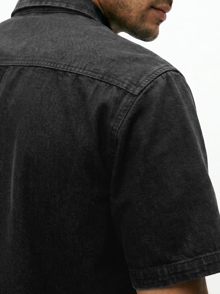 Men's Black Oversized Fit Half Sleeve Solid Casual Denim Shirt — photo 5