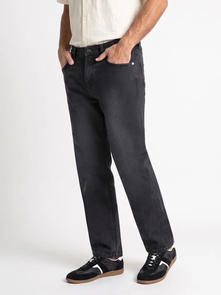 Men's Black Relaxed Fit Washed Denim Jeans Non-Stretchable — photo 2