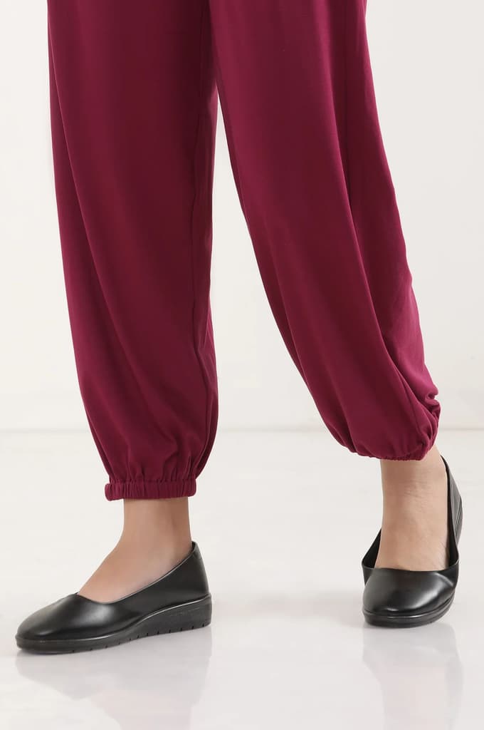 Purple Solid Loose Fit Pants With Pleated Detail — photo 9
