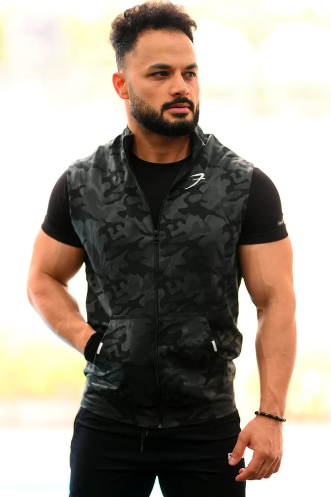 Camo Sleeveless Jacket Black — S