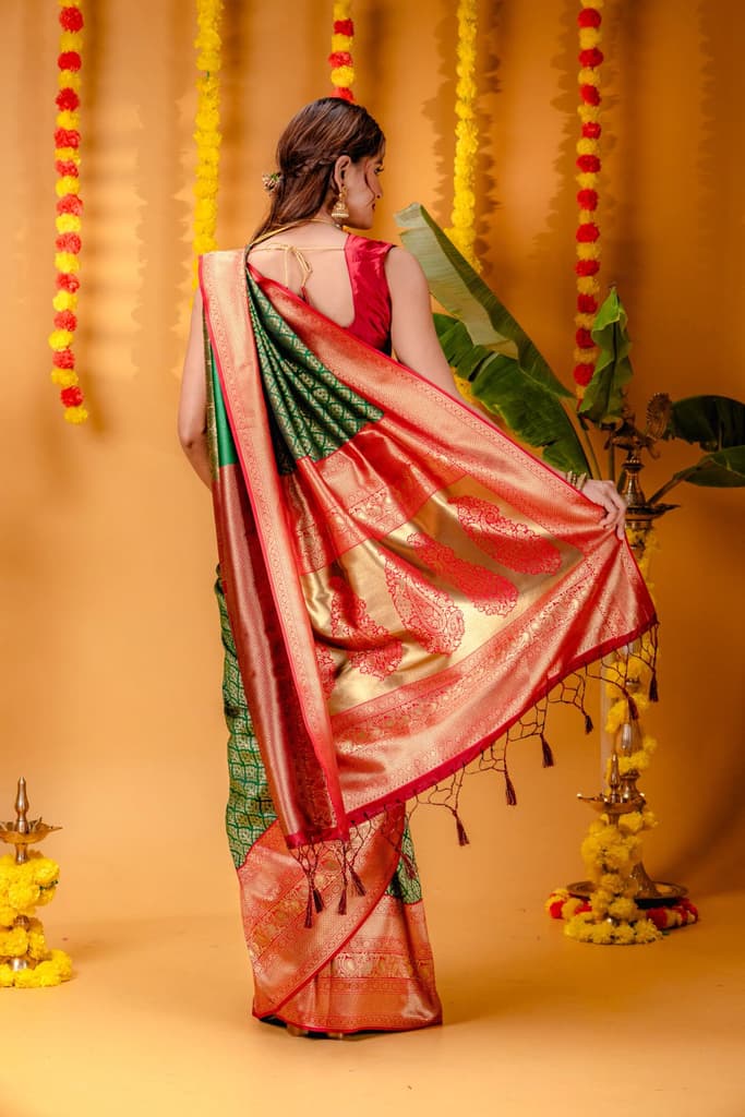 Mimosa Women's Woven Design Kanjivaram Style Art Silk Saree With Blouse Piece : SA00001609GRNFREE — photo 6