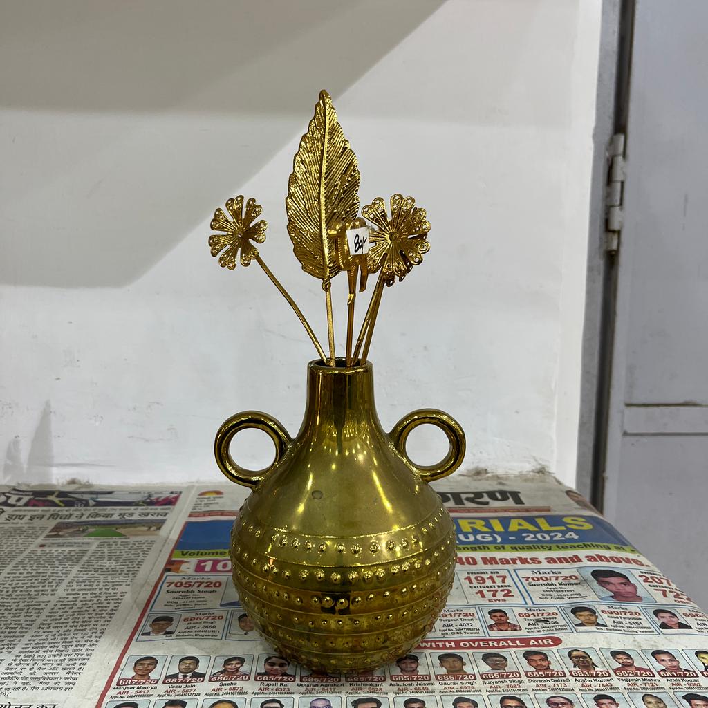 Gold Leaf Vase | Vase | Gold | Gold