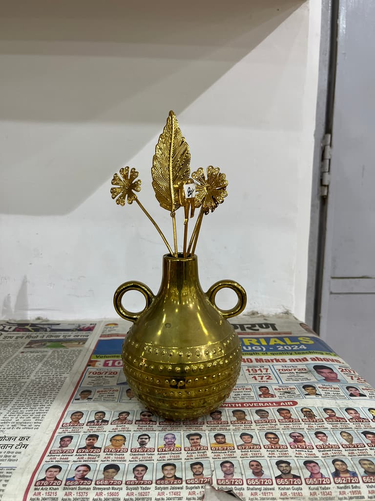 Gold Leaf Vase | Vase | Gold | Gold