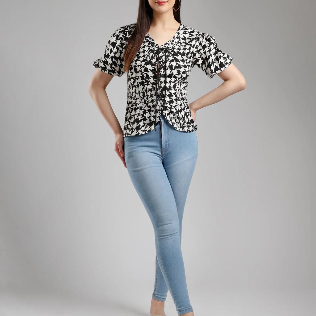 Nyra Abstract Top - Black and White