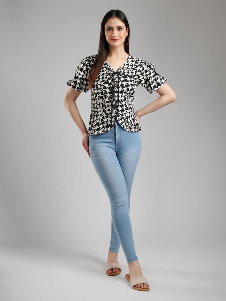 Nyra Abstract Top - Black and White