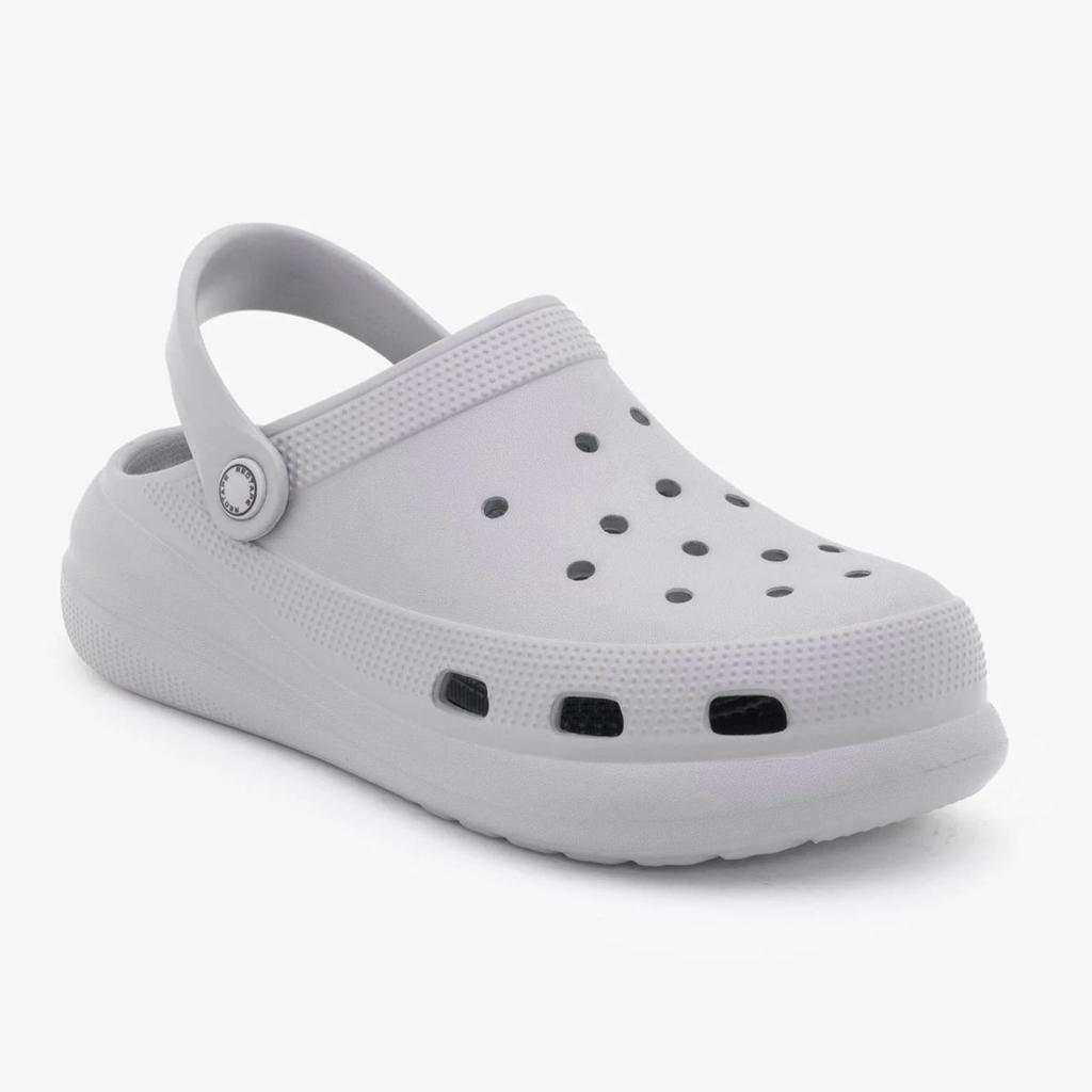 Clogs for Men for Casual Poolside Comfort