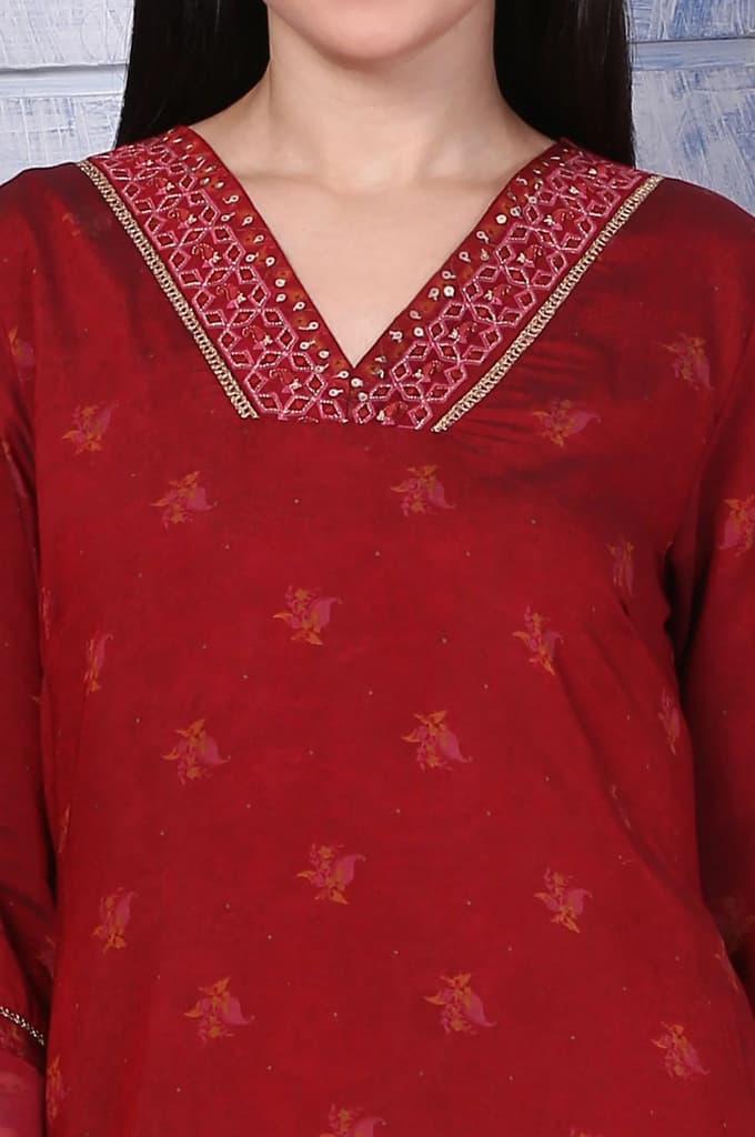 Pink Paisley Printed Thread Embroidered Crepe Flared Kurta — photo 3