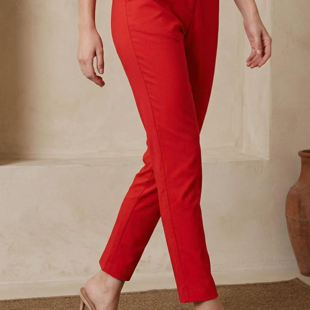 Red Solid Cotton Blend Slim Fit Ankle Length Trousers
