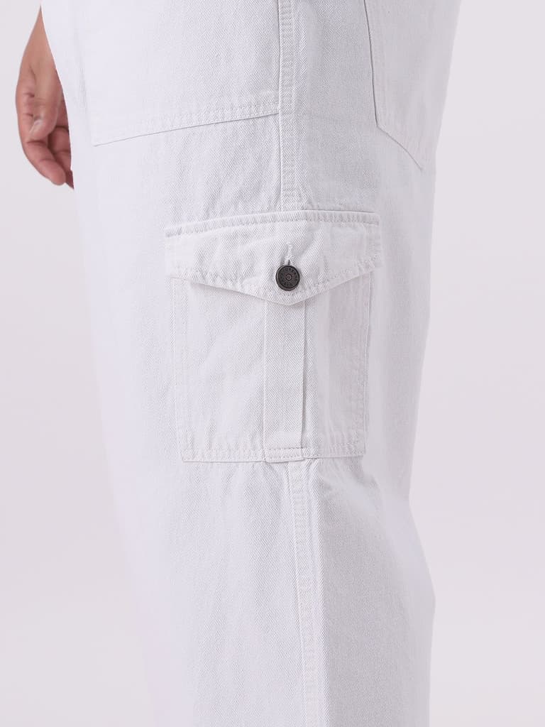 Plus Men White Mid Rise Loose Baggy Fit Cargo Jeans with 6 Pockets Non-Stretchable — photo 5