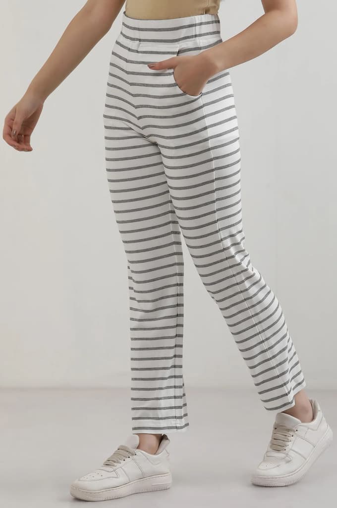 White Striped Straight Fit Cotton Pants With Slip On Closure — photo 3