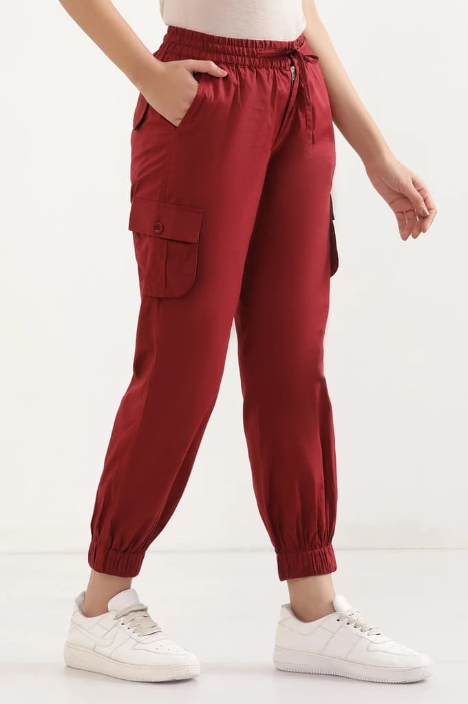 Red Solid Tapered Cotton Pants With Drawstring — photo 5