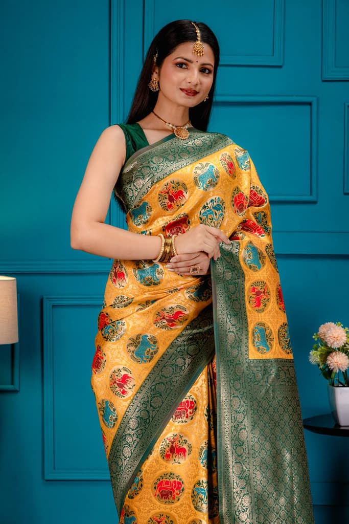 Mimosa Women's Woven Design Patola Style Art Silk Saree With Blouse Piece : SA00001656GDFREE — photo 2