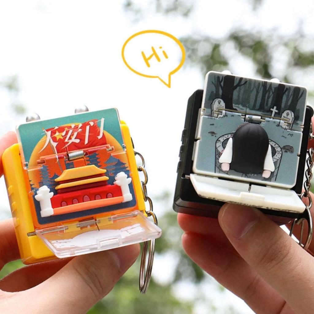 Jump Scare Box Keychain – Mini Stress Relief Surprise Toy — photo 2