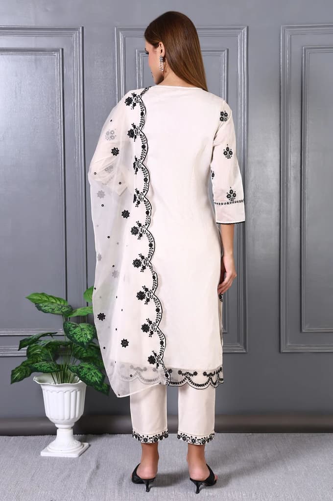 Cream Mirror Embroidered Chanderi Straight Kurta, Pants and Dupatta Set — photo 5