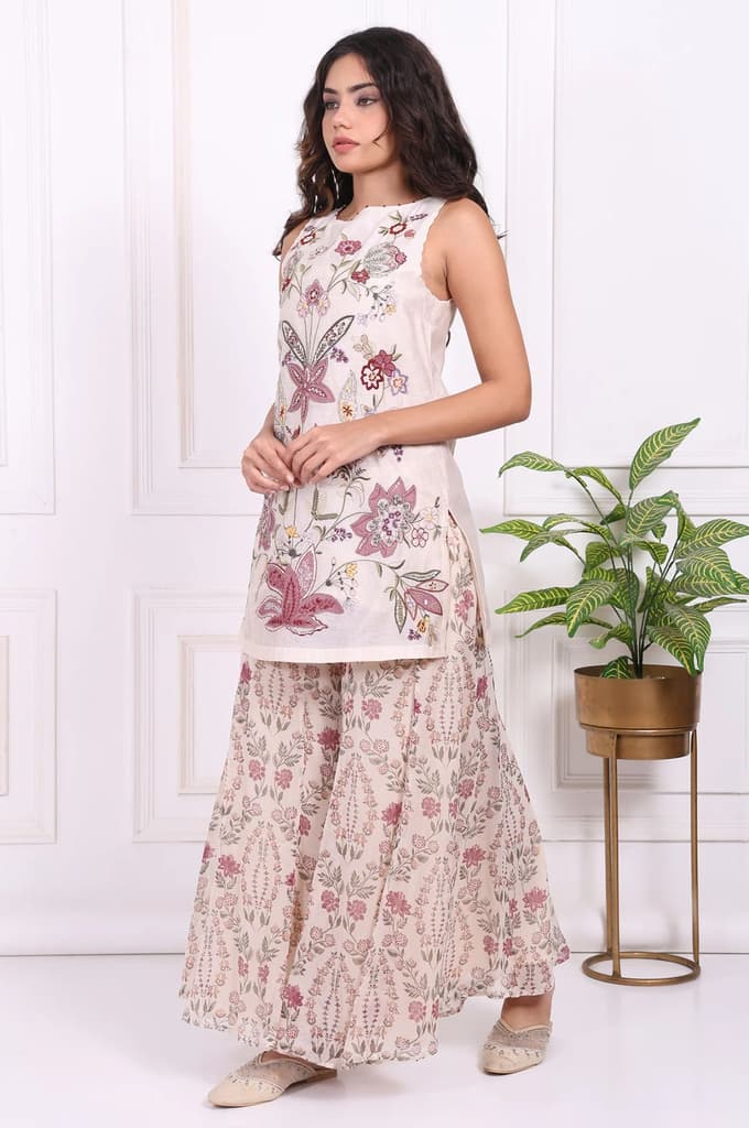 White Embroidered Straight Cotton Kurta with Flared Pant and Dupatta Set — photo 5