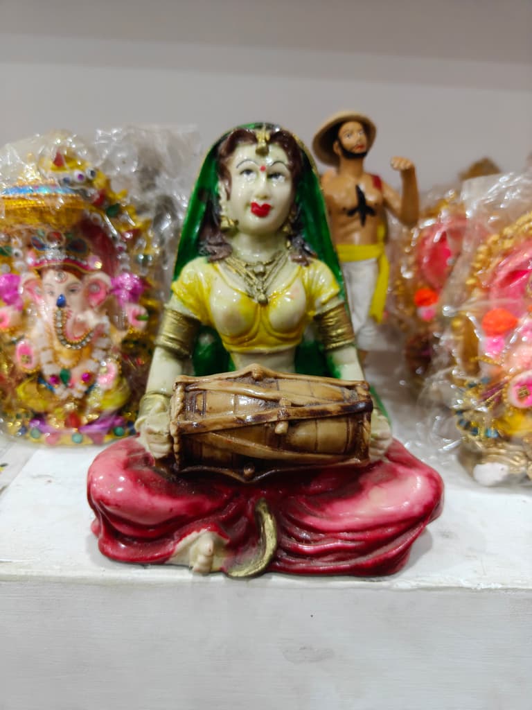 Statue of a Woman | Marble | Gold | Red
