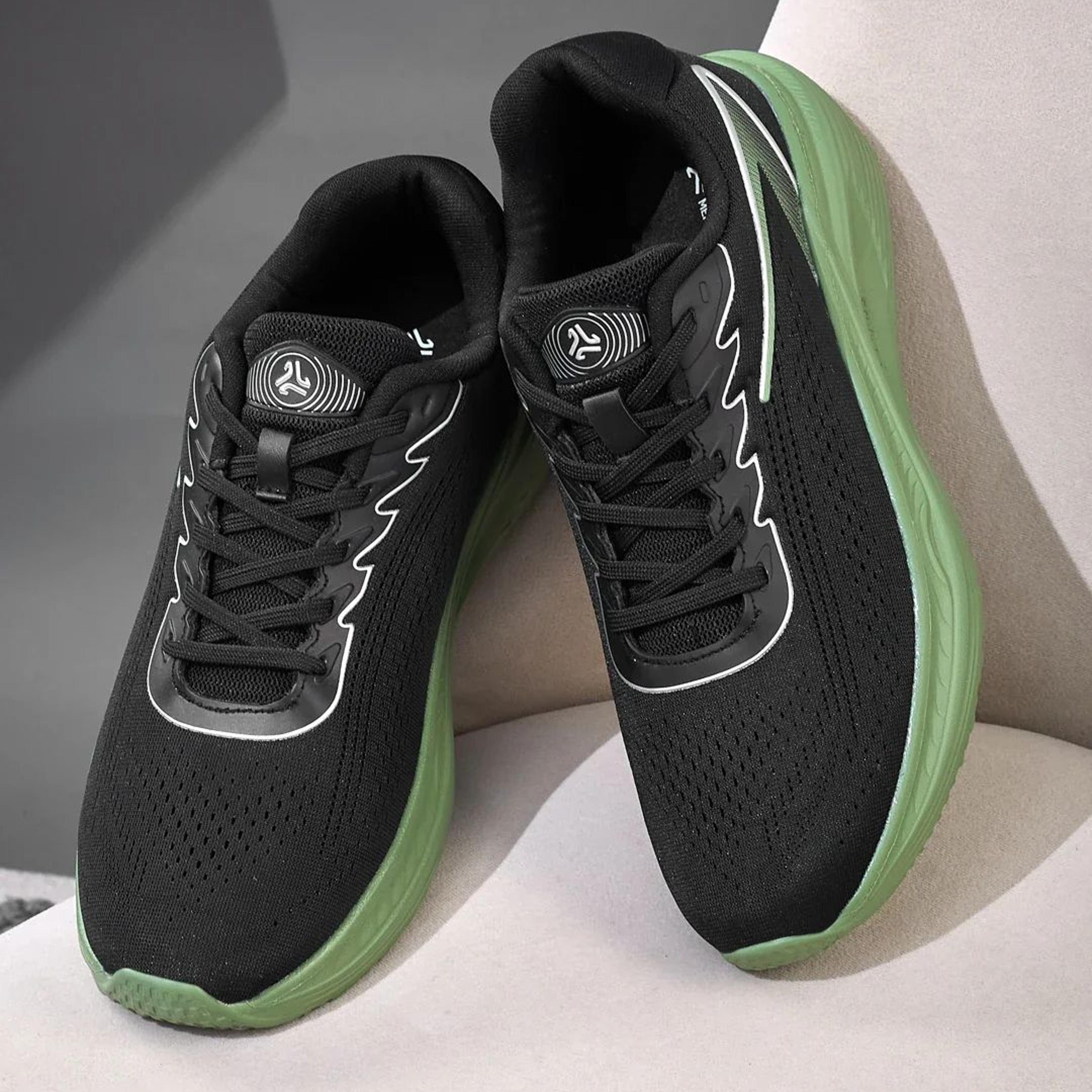 FORCE Black Men's Running Shoes