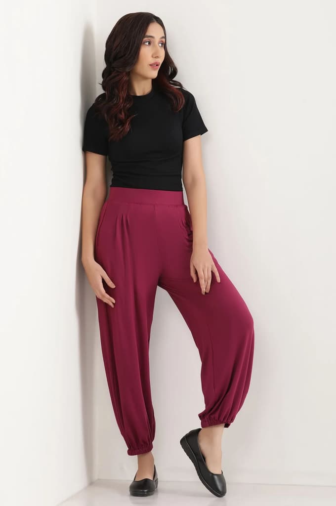 Purple Solid Loose Fit Pants With Pleated Detail — photo 2