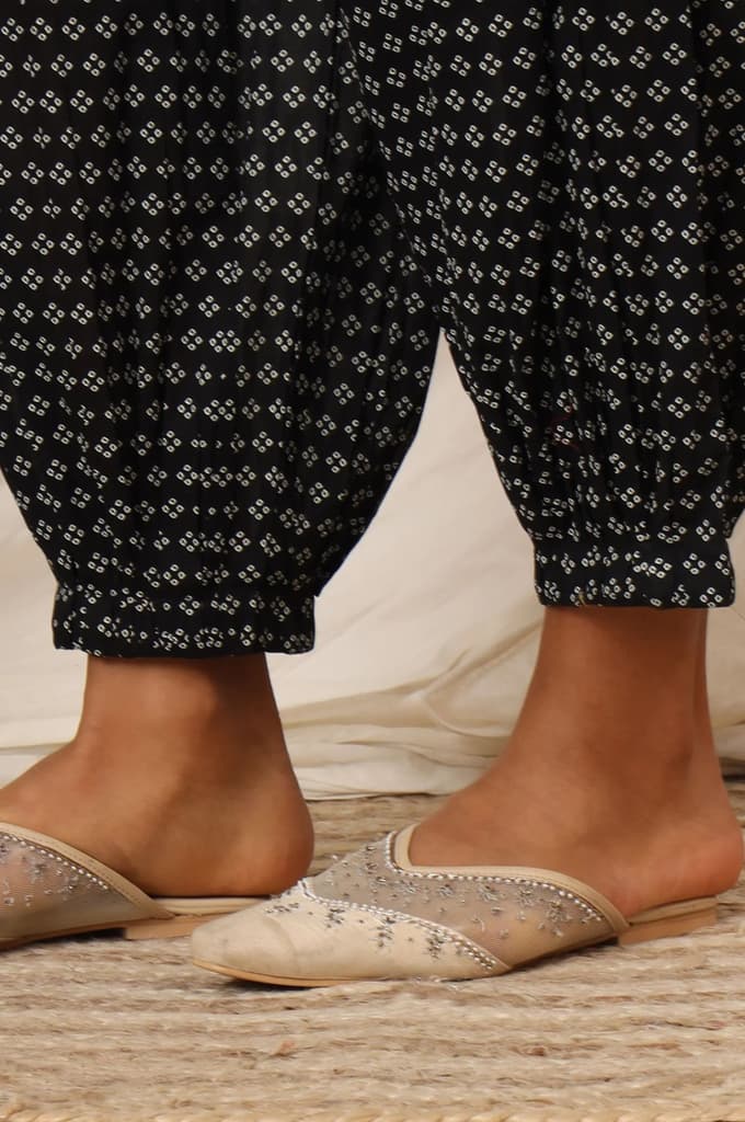 Black Bandhani Printed Pure Cotton Kurta, Pants and Dupatta Set — photo 10