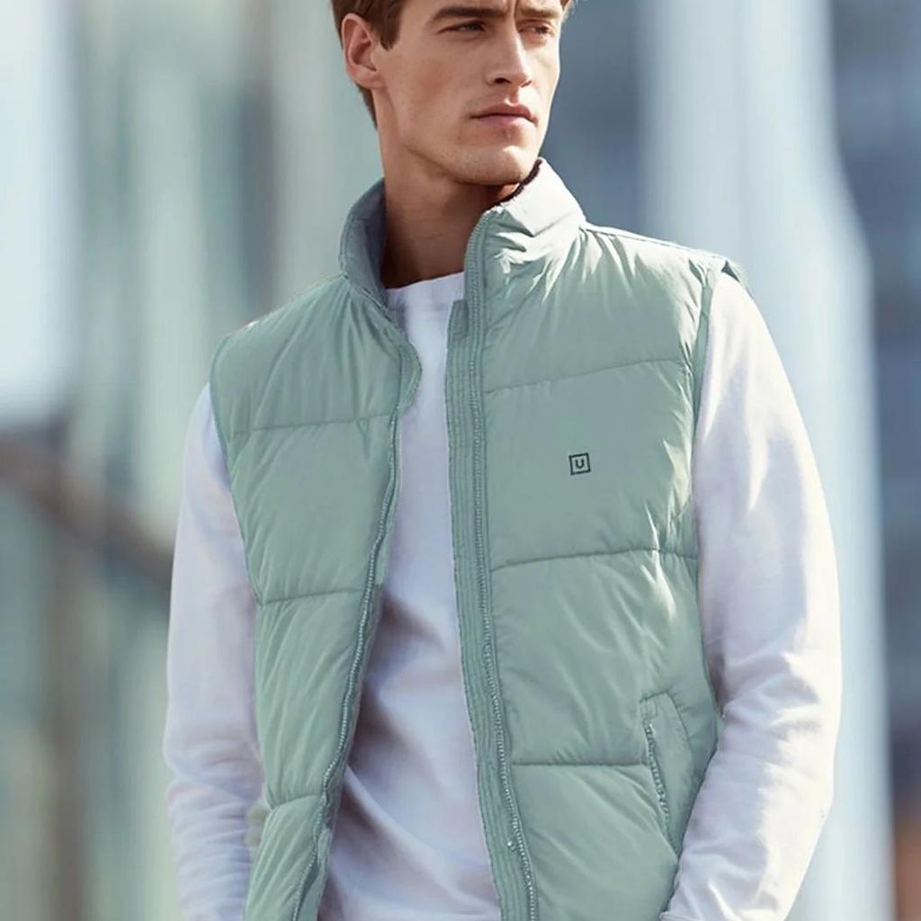 Men's Green Sleeveless Zippered Puffer Jacket