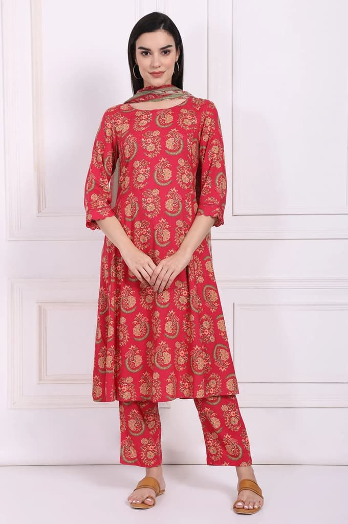 Red Ethnic Motifs Printed A-Line Rayon Kurta with Straight Pant and Dupatta Set — photo 2