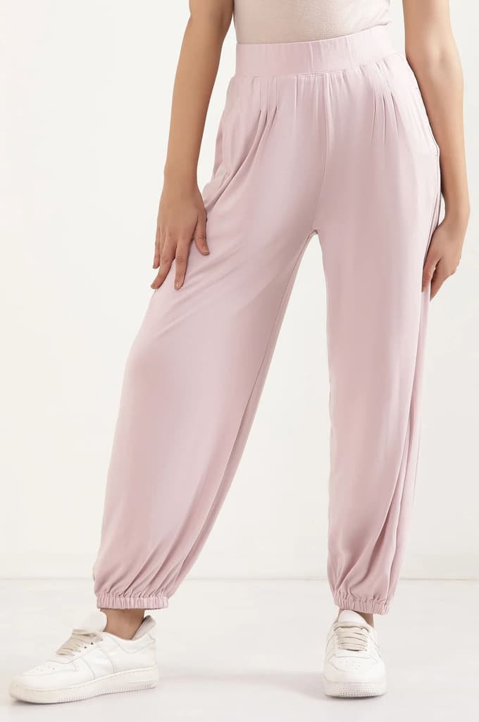 Light Pink Solid Loose Fit Pants With Pleated Detail — photo 2