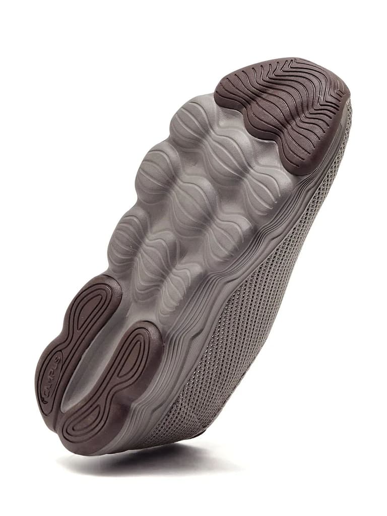 STRIVE Brown Men's Walking Shoes — photo 4